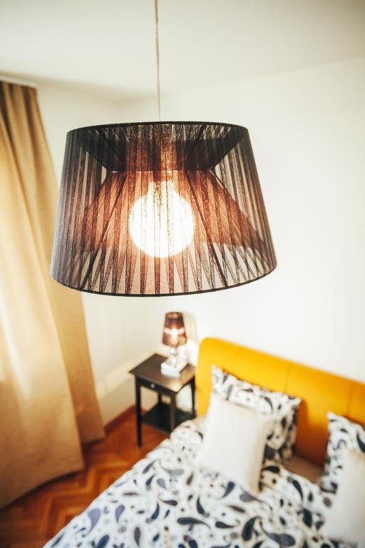 Artsy Old Town Apartment Бухарест Экстерьер фото