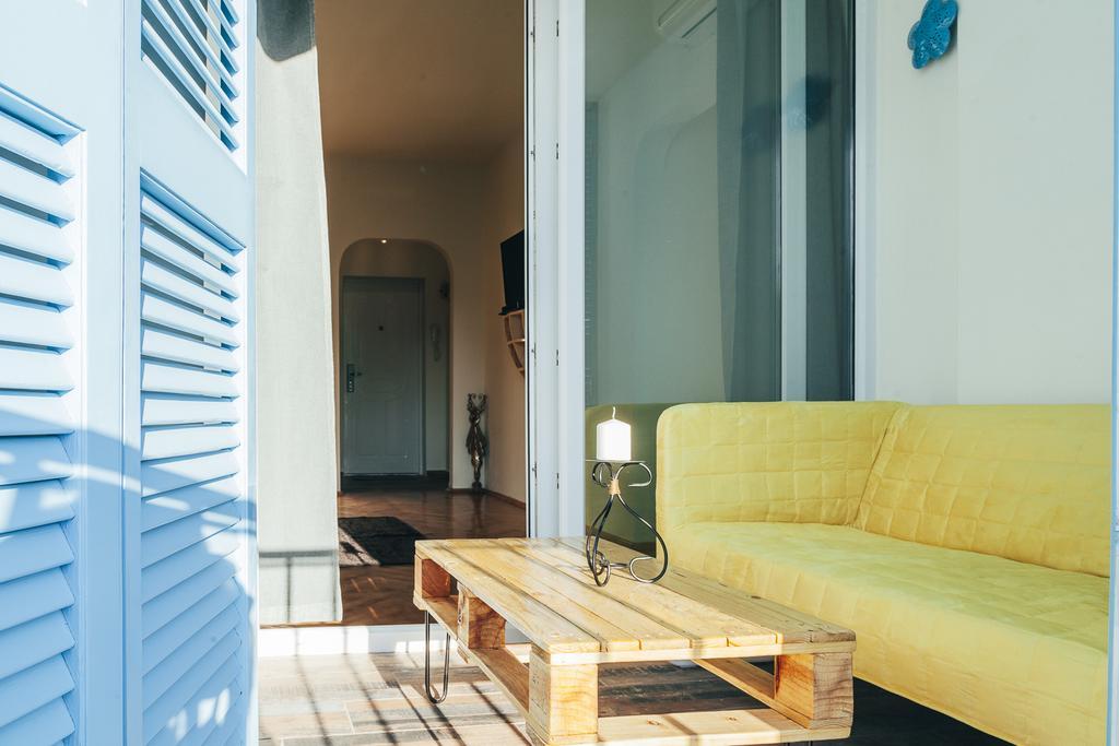 Artsy Old Town Apartment Бухарест Экстерьер фото
