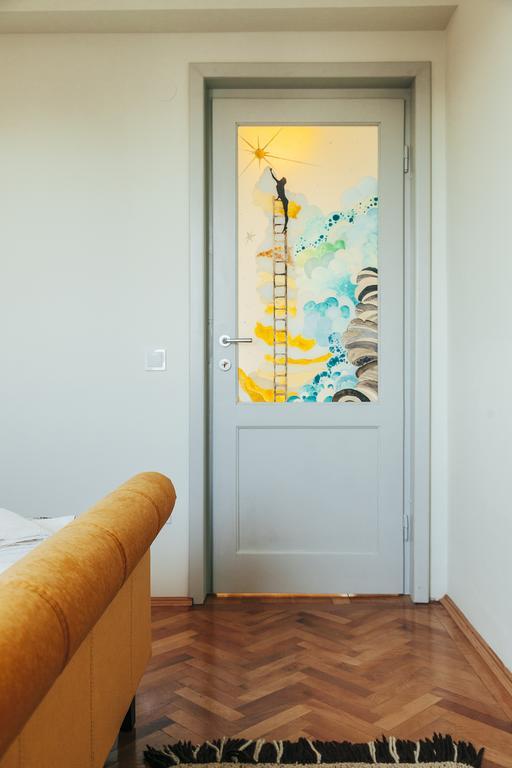 Artsy Old Town Apartment Бухарест Экстерьер фото