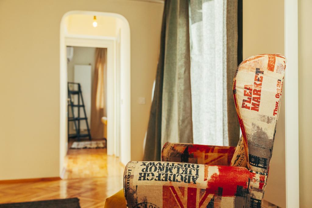 Artsy Old Town Apartment Бухарест Экстерьер фото