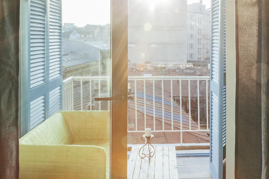 Artsy Old Town Apartment Бухарест Экстерьер фото