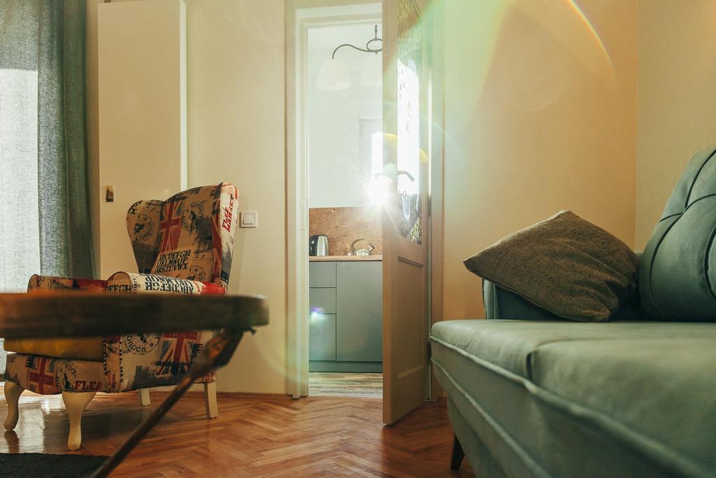 Artsy Old Town Apartment Бухарест Экстерьер фото